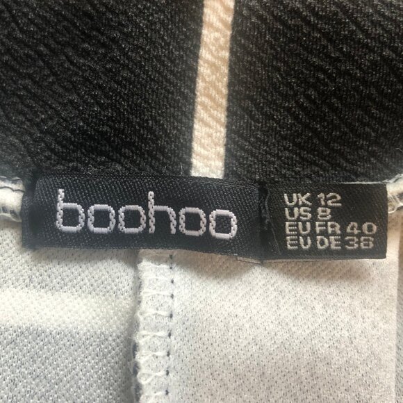 BOOHOO Black White Windowpane Plaid pleated Skater Fit & Flare mini Skirt 8 M/L - Picture 4 of 4